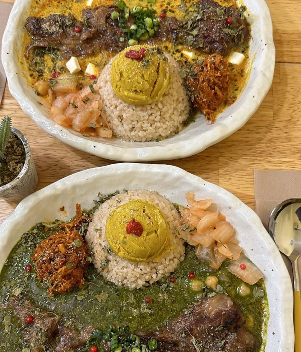 Rooのスープカレーの美味しさを表現するなら「体に馴染む」こと。まるで体の一部であったかのように、体に何の違和感もなくすぅ〜っと入ってきます。安心、脱力、落ち着き、心温まる体験を提供しております。

今週もよろしくお願い致します！

#足利学校　