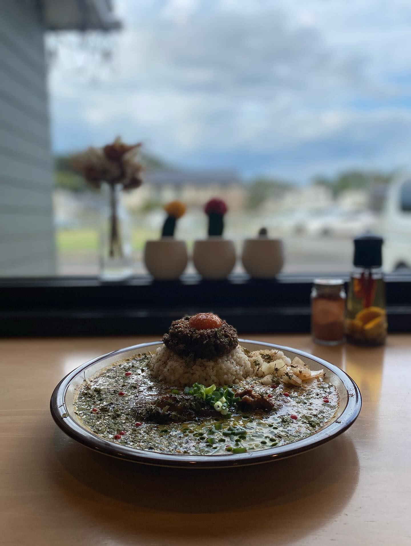 、

飲食業のいいところ

①毎日何人もの違う人に会う
②自分の作った物を食べてくれて嬉しい

そして

③「ありがとう」って沢山言うし、「ありがとう」って沢山言われる

ありがとうでありがとうの連鎖
これでお金貰っていいのか？っていつも思う
お金じゃなく、もう仕事そのものが対価