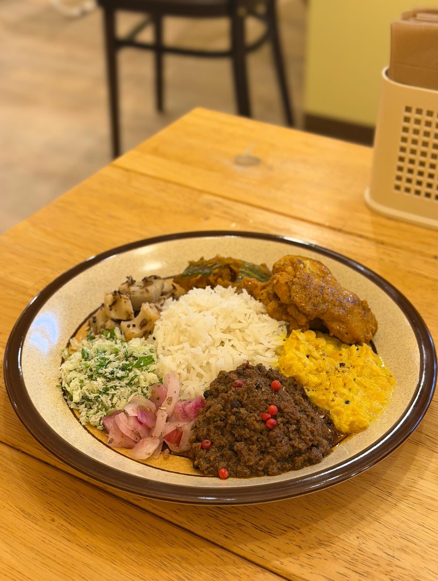 .
先日の夜カフェご来店ありがとうございました️
食べ放題スリランカカレー
アイスも全部手作り自家製パフェ
浅煎スペシャルティコーヒー
いかがだったでしょうか、
毎回かなり高い満足度を頂けて嬉しいです。
夜カフェはかなりの労力を要するのでしばらくお休みかな、、
次回はいつになるかな〜