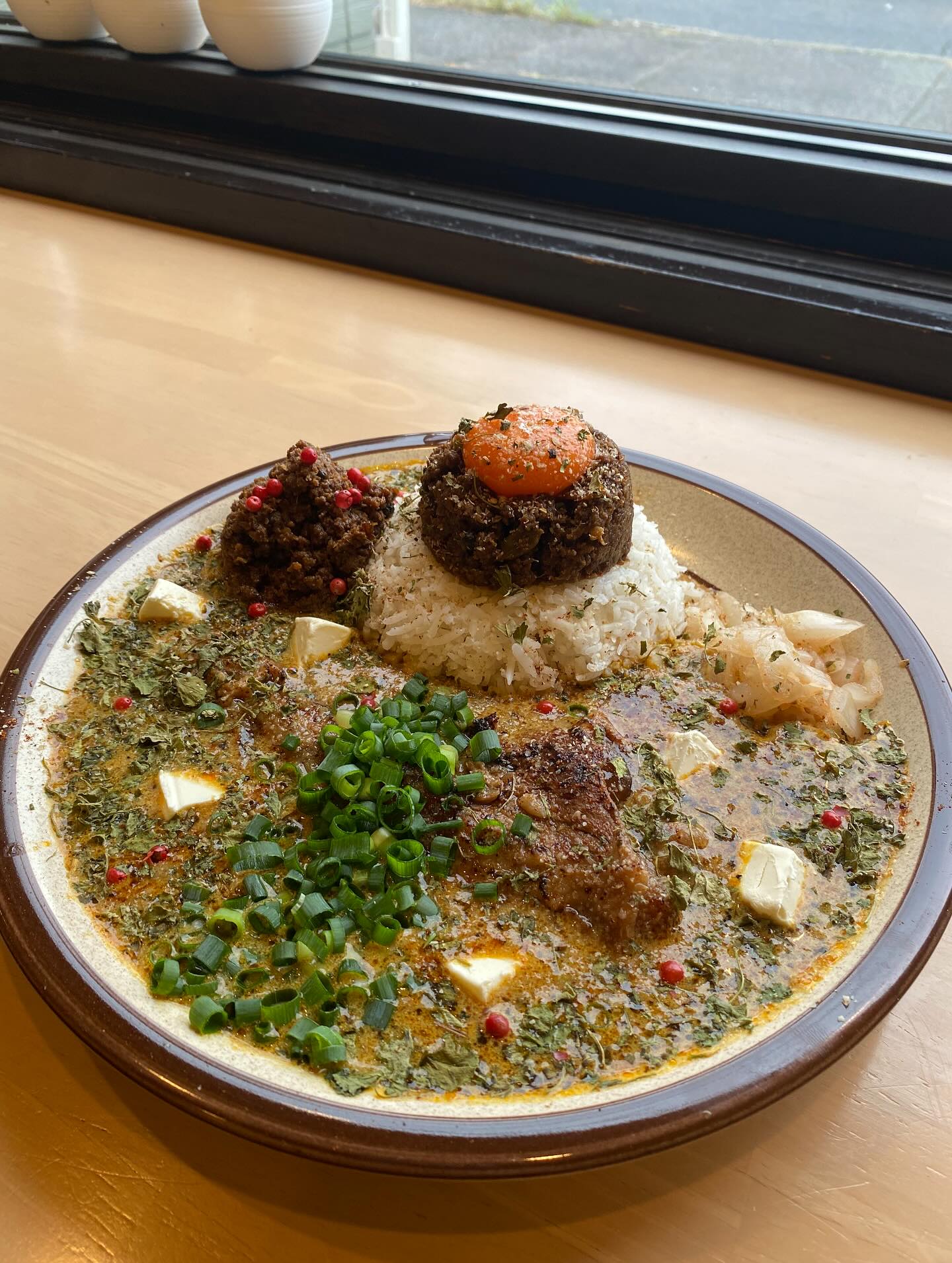 毎日インスタで飯テロおりゃー

求人募集中！
週１　3時間〜OK！
Rooのカレー好きな方！