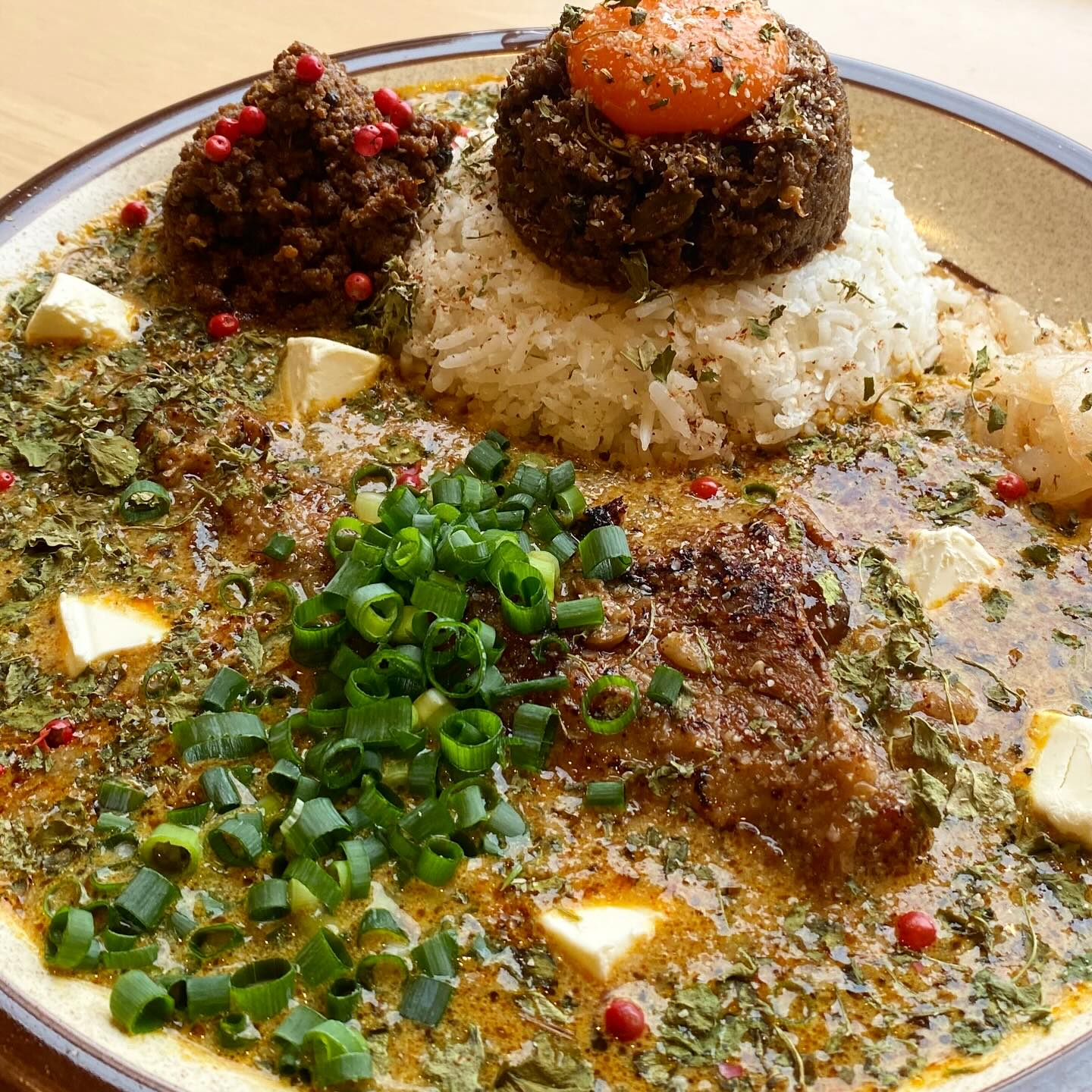 Don't worry.
Everything is gonna be alright.
Don't be in a rush.
Be here and just go with a flow.

I'm here.