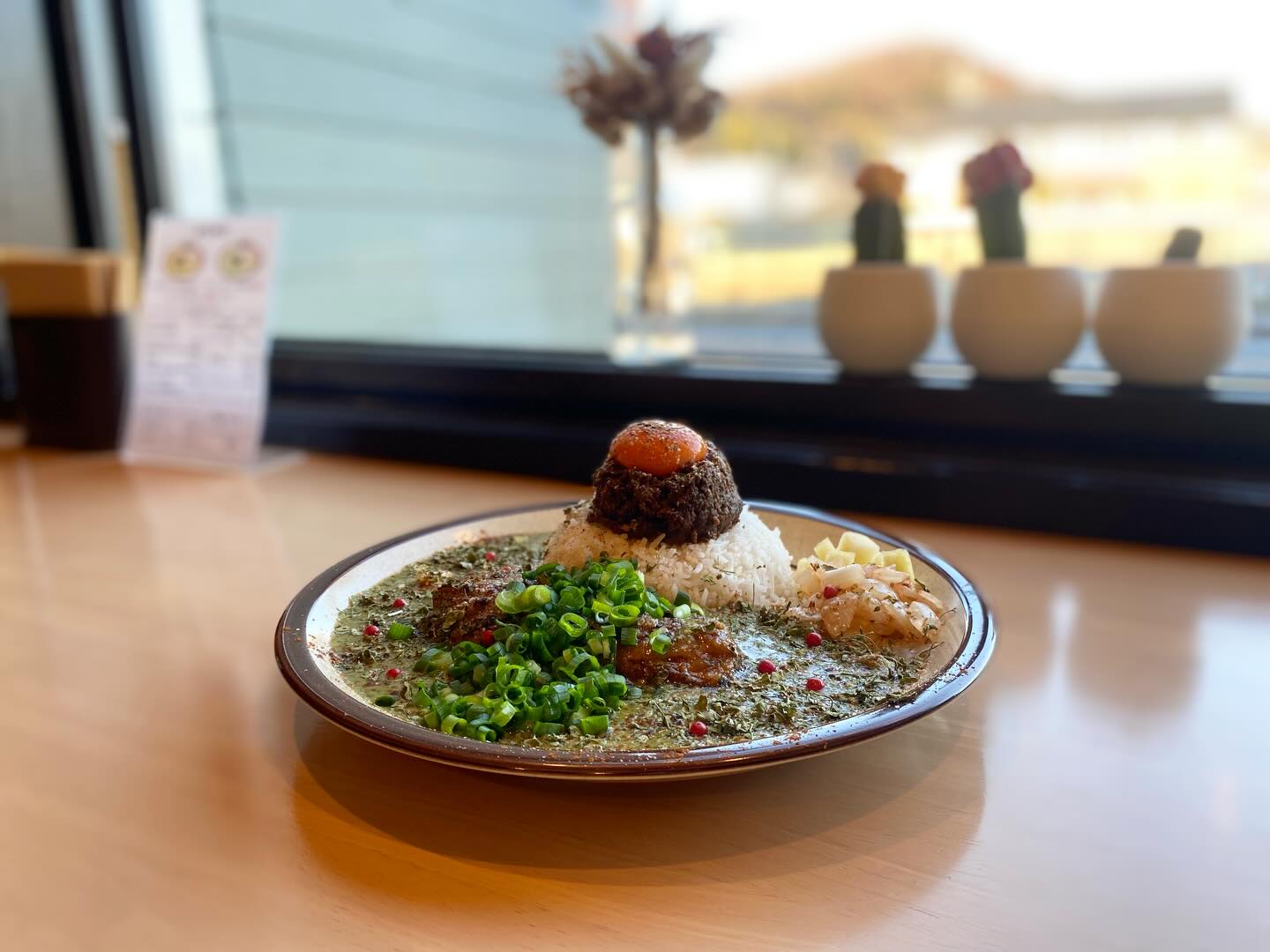 一度立ち止まって考える。
言葉じゃないものをキャッチしよう。
感情は生もの。
考えちゃダメか。