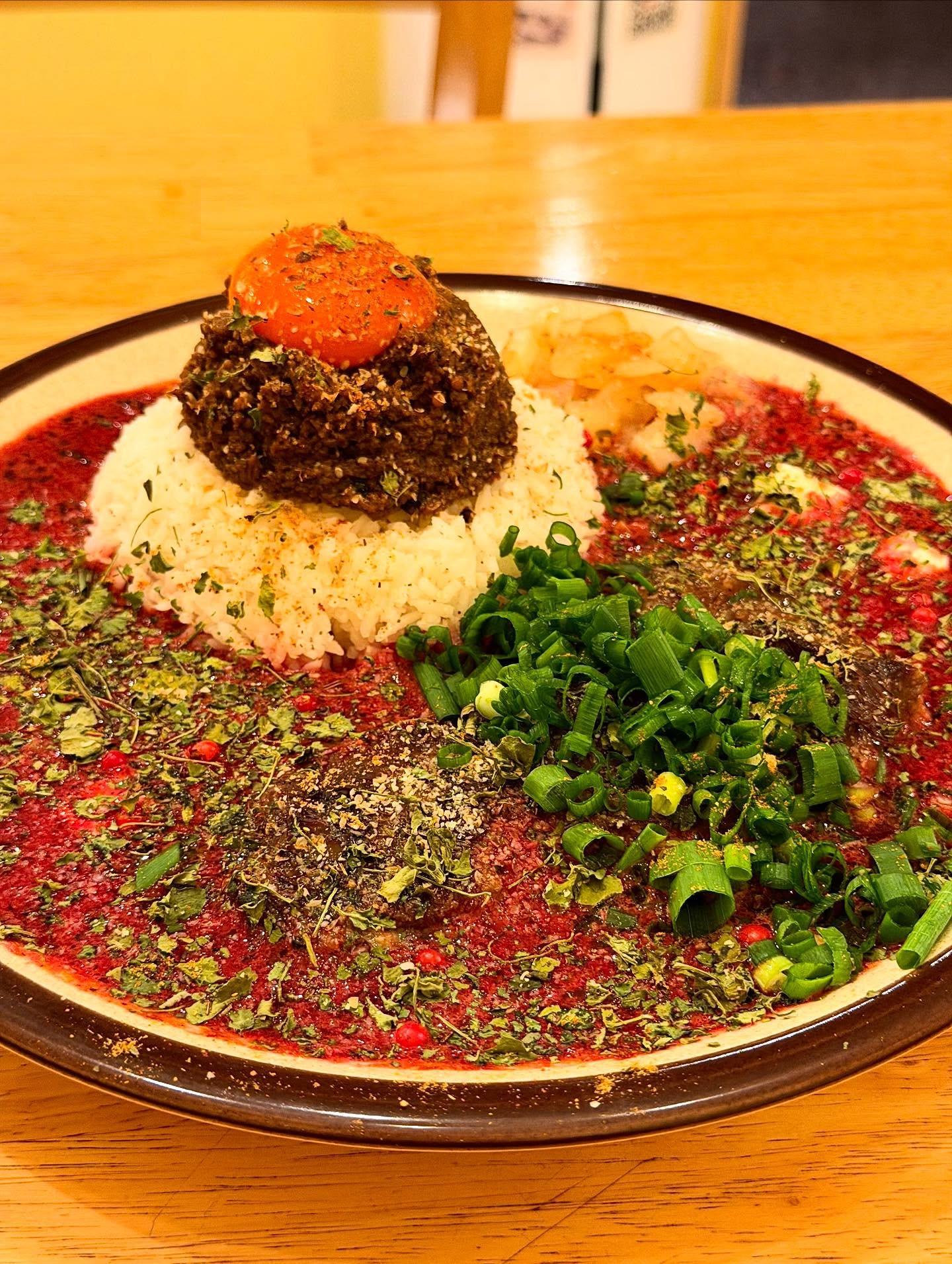 日替わりカレーは今日からビーツのカレーです。
2週間〜1ヶ月のスパンで変えてます。
変わったタイミングで投稿にてお知らせしてます。

年末年始は１日のみお休みです。
よろしくお願いします。

さて今日もやりますか〜