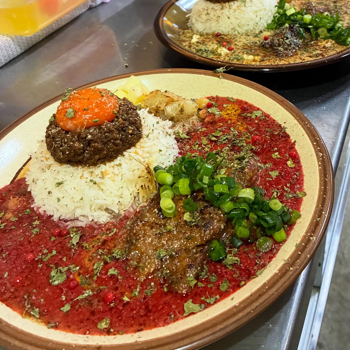 今日は女の子かと思ったら男の子のお子様が可愛くって癒されてほっこりした日。誰かに似ている女の子が来たけど誰だか全然出てこない日。常連さんが「ただいま〜」って来てくれた日。