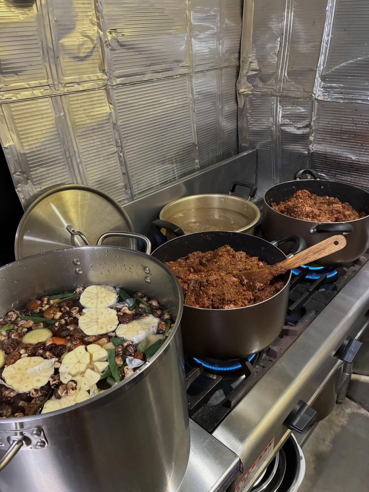 何もしなくてもいいところを、わざわざGoogleマップに星５で評価してくれる人って神ってますというか、優しすぎます。嬉しくなったから、自分も良いと思ったお店は積極的に口コミするようになりました。お店やお店の人にまで気がまわるのすごいというか素敵というかBIGありがとうスーパーLOVEアンド星♾️。全部ちゃんと見てます