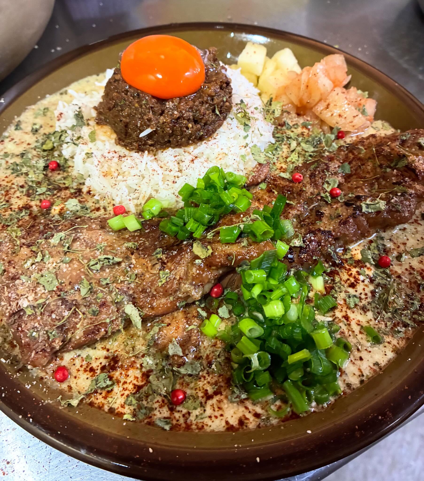 オープン前からラストオーダー間際までひっきりなしにご来店ありがとうございました。明日、明後日はイベント出店の為店舗はお休みになります。次回は5/6（水）営業予定です。