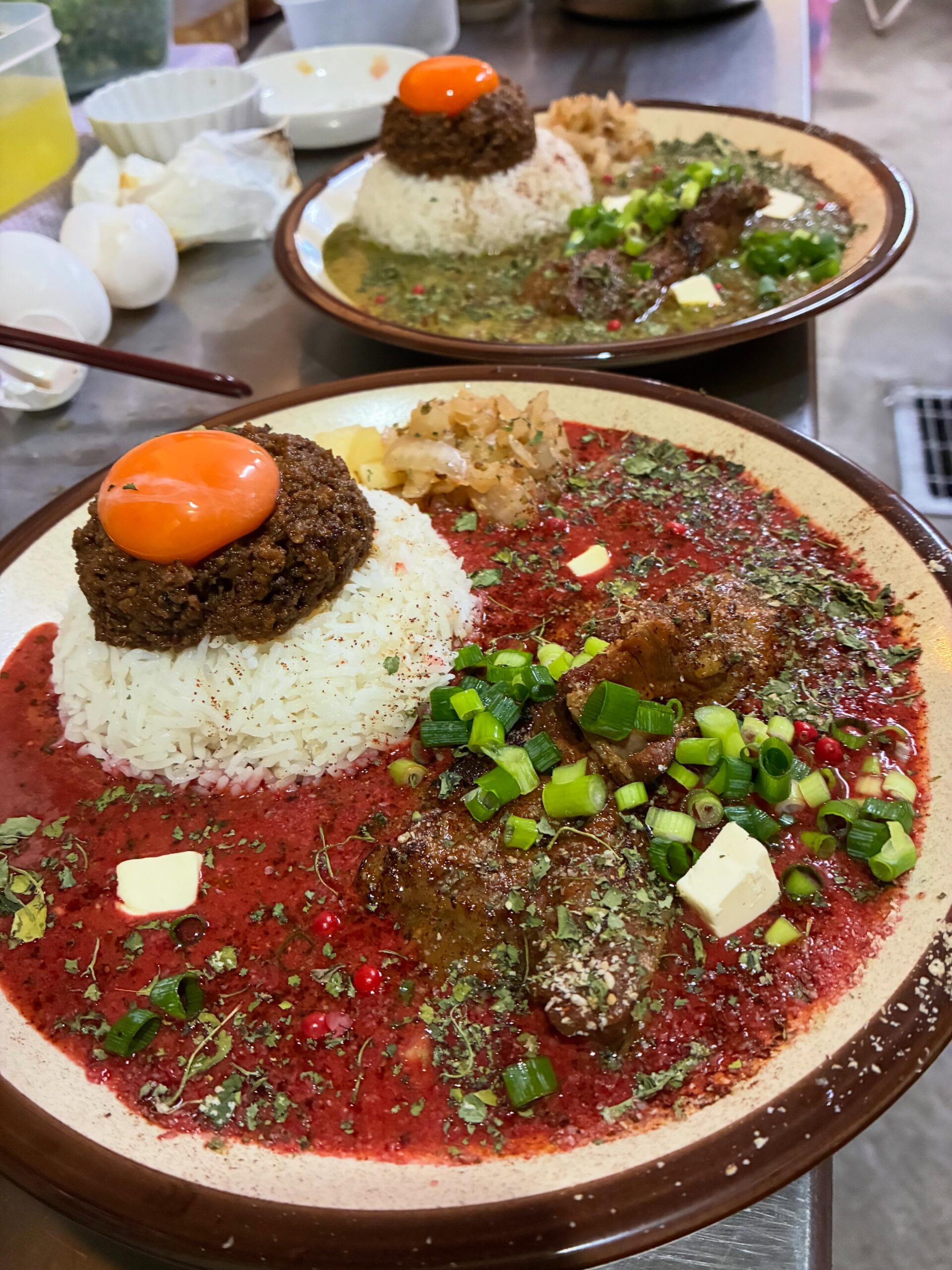 栃木県足利市のカレー屋26歳です。カレーをスパイスから作っているせいか、顔なのかわかりませんが、全然モテません。今日も藤井風を聴いて、全て受け入れる心構え、マインドでいきます。最近5万円のスピーカーに買い替えたので低音がいい感じになりました。自己満です。日々の生活にもスパイス入れなくては。
トッピング肉ダブルありがとうございました